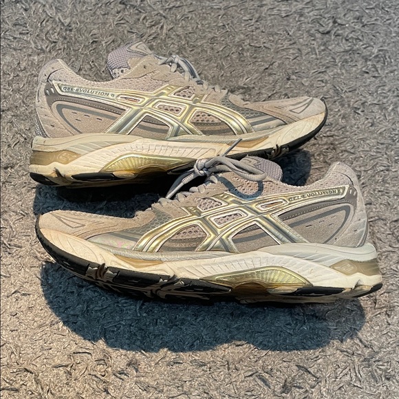 Asics Shoes - Asics gel-evolution 6